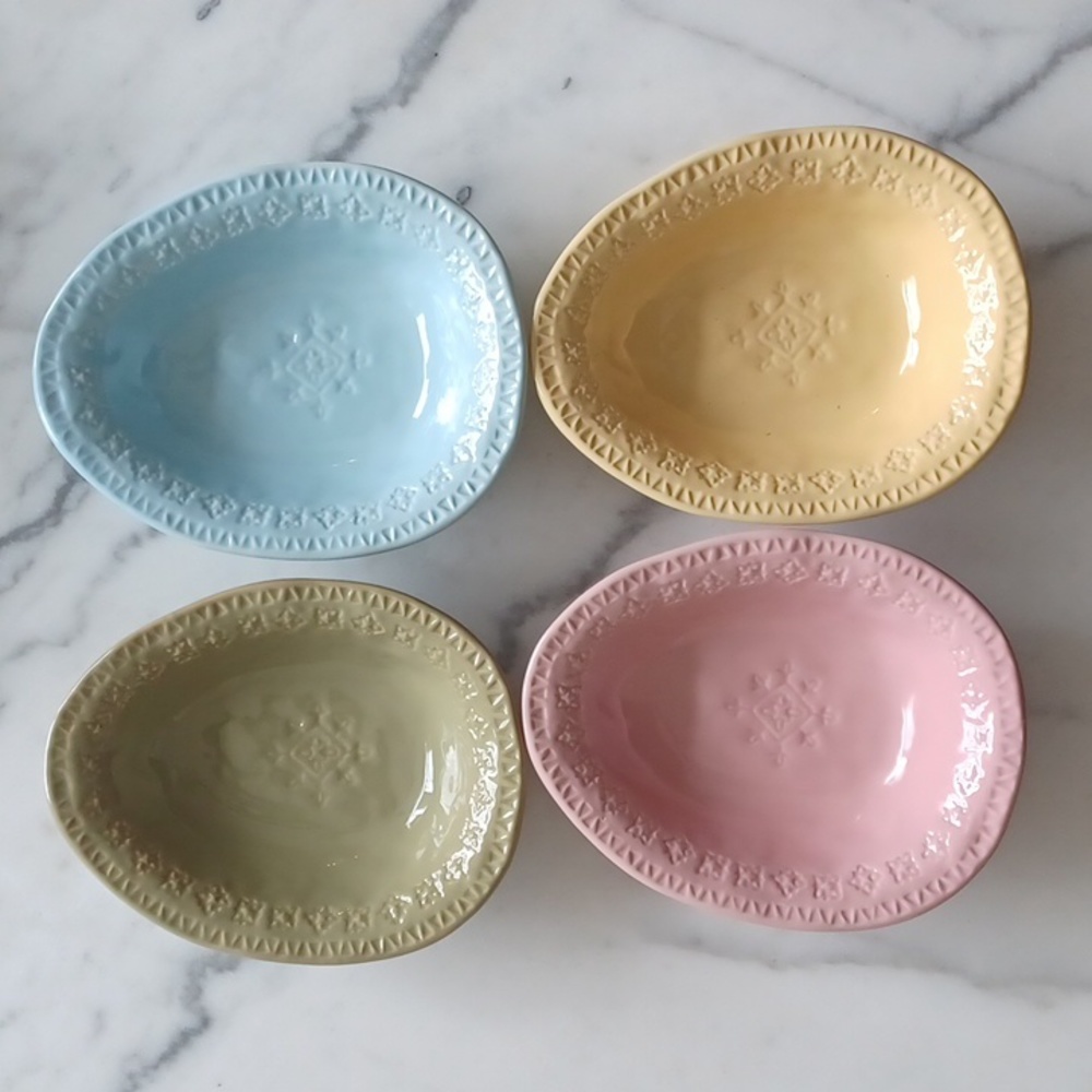 Pottery Barn Easter Charlotte Egg Bowls (4)
